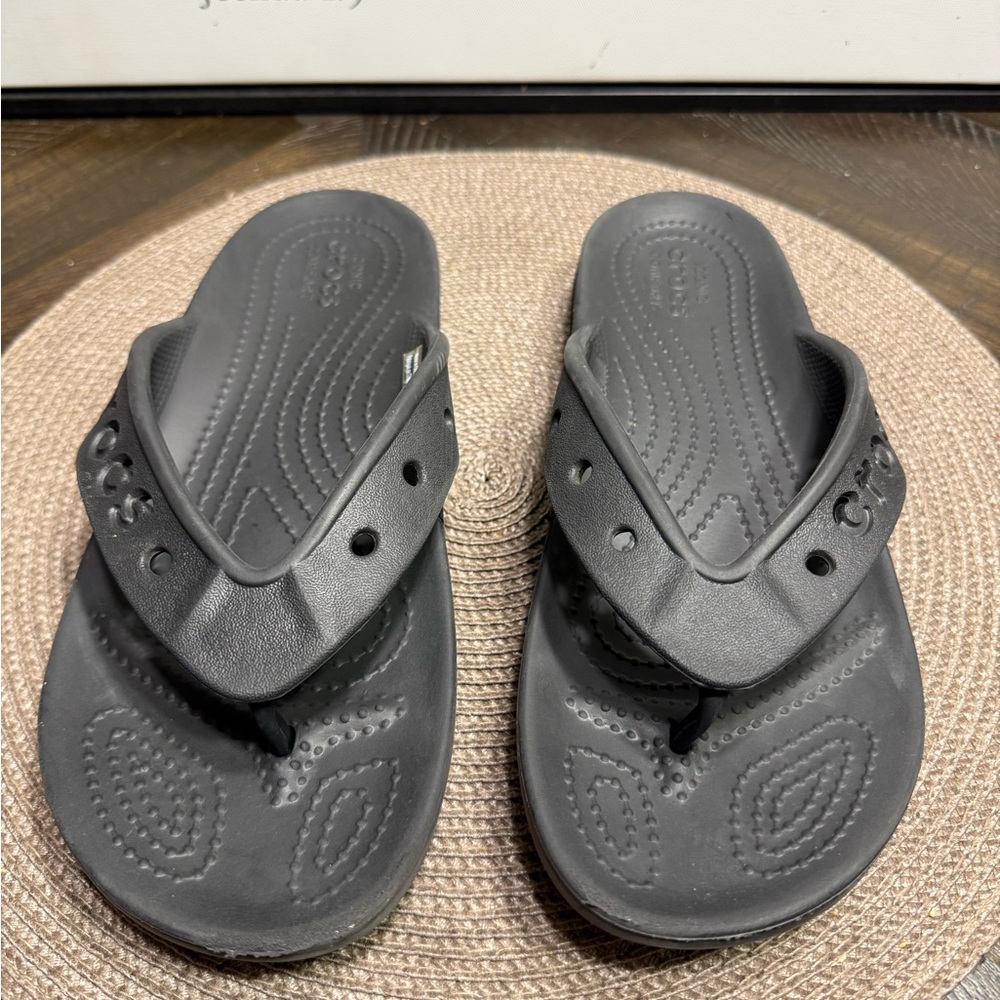 CROCS Black Textured Croslite Flip Flop Soles W/6- M/4- Box 16